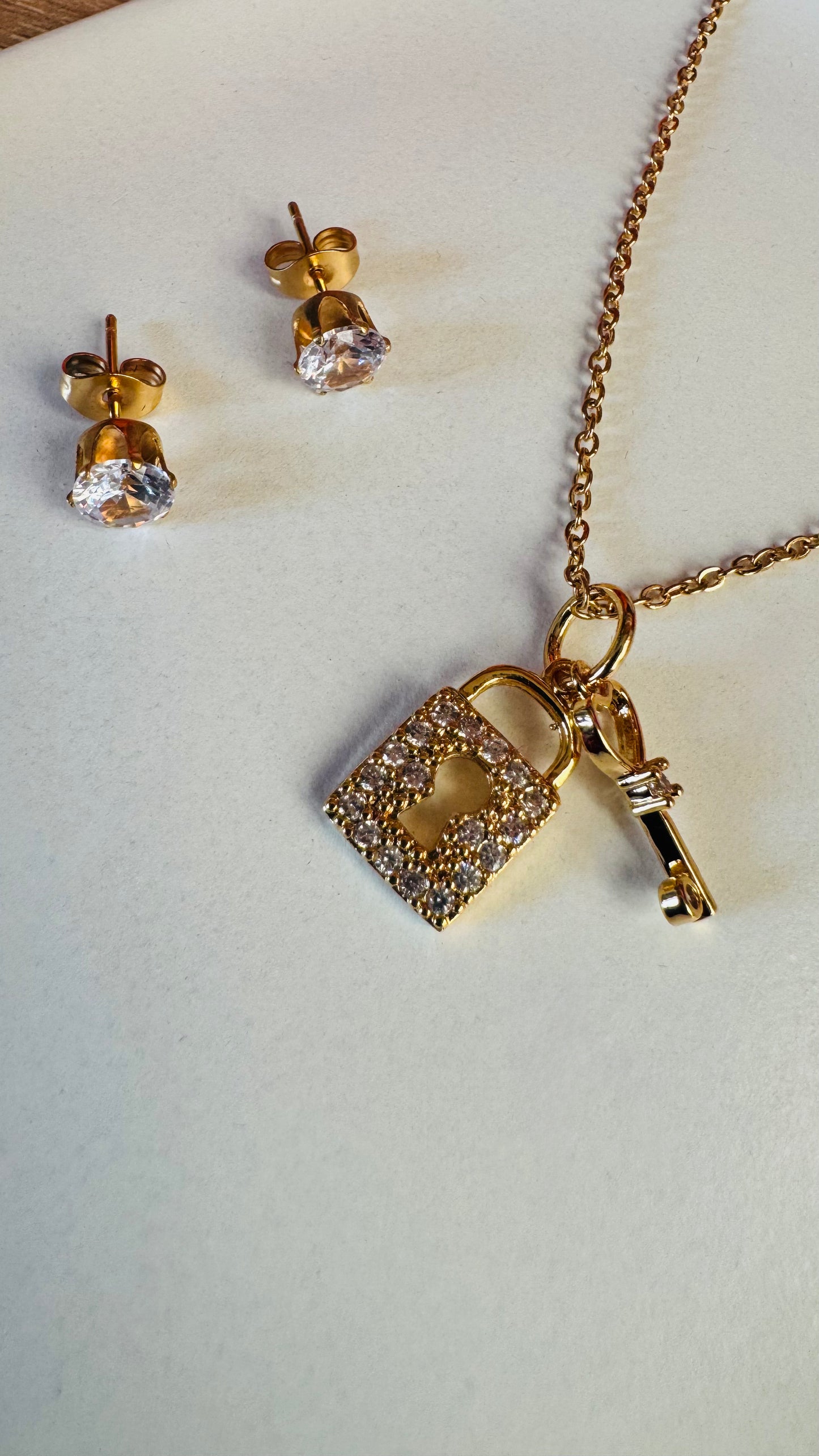 Parure Collier & Boucles d'oreilles Cadenas Cœur - Doré