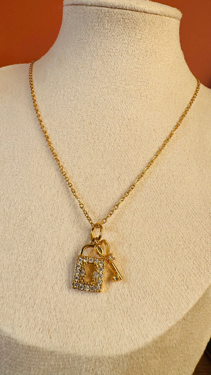 Parure Collier & Boucles d'oreilles Cadenas Cœur - Doré
