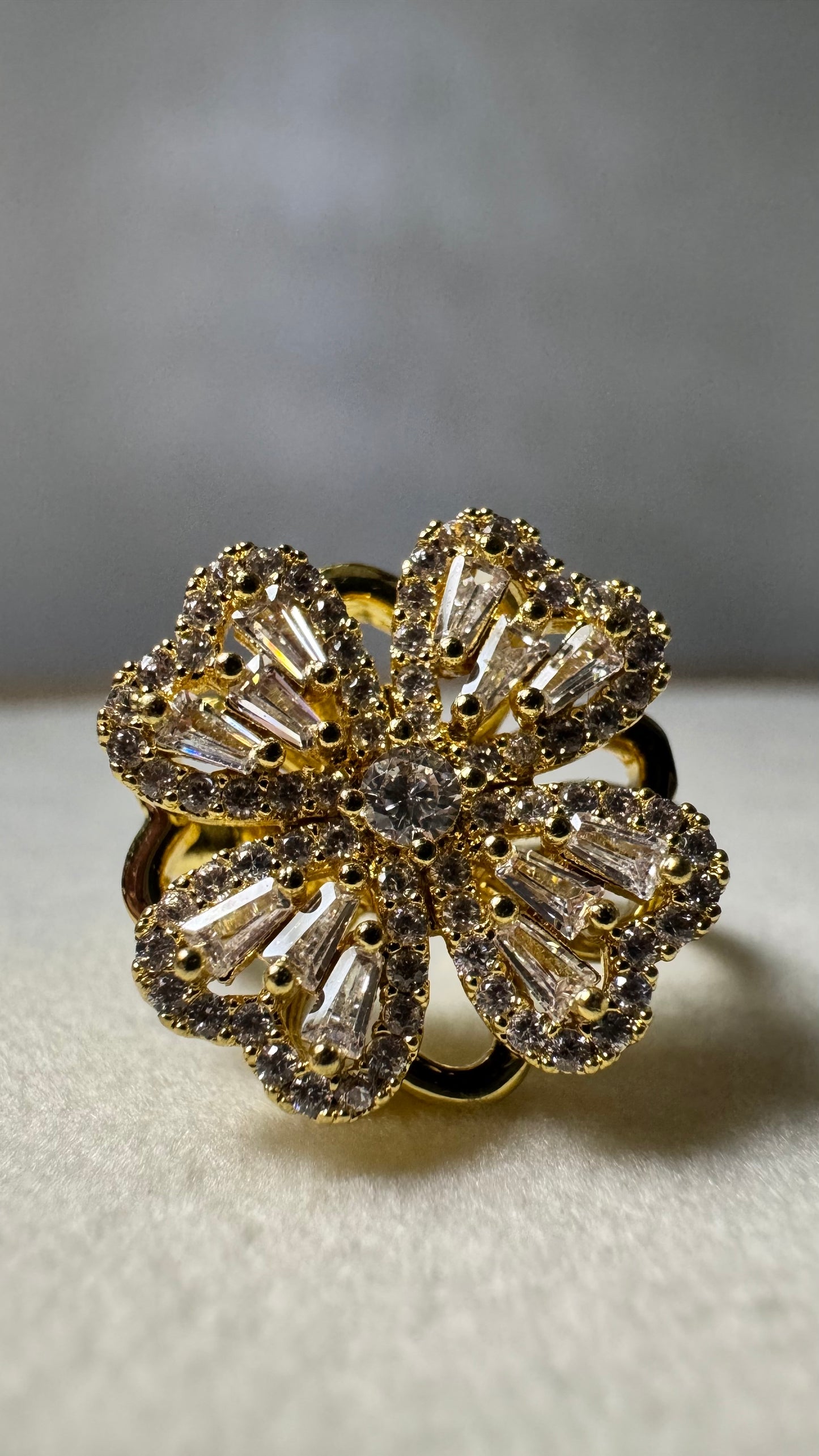 Bague Fleur d'Iris rotatif  - Doré