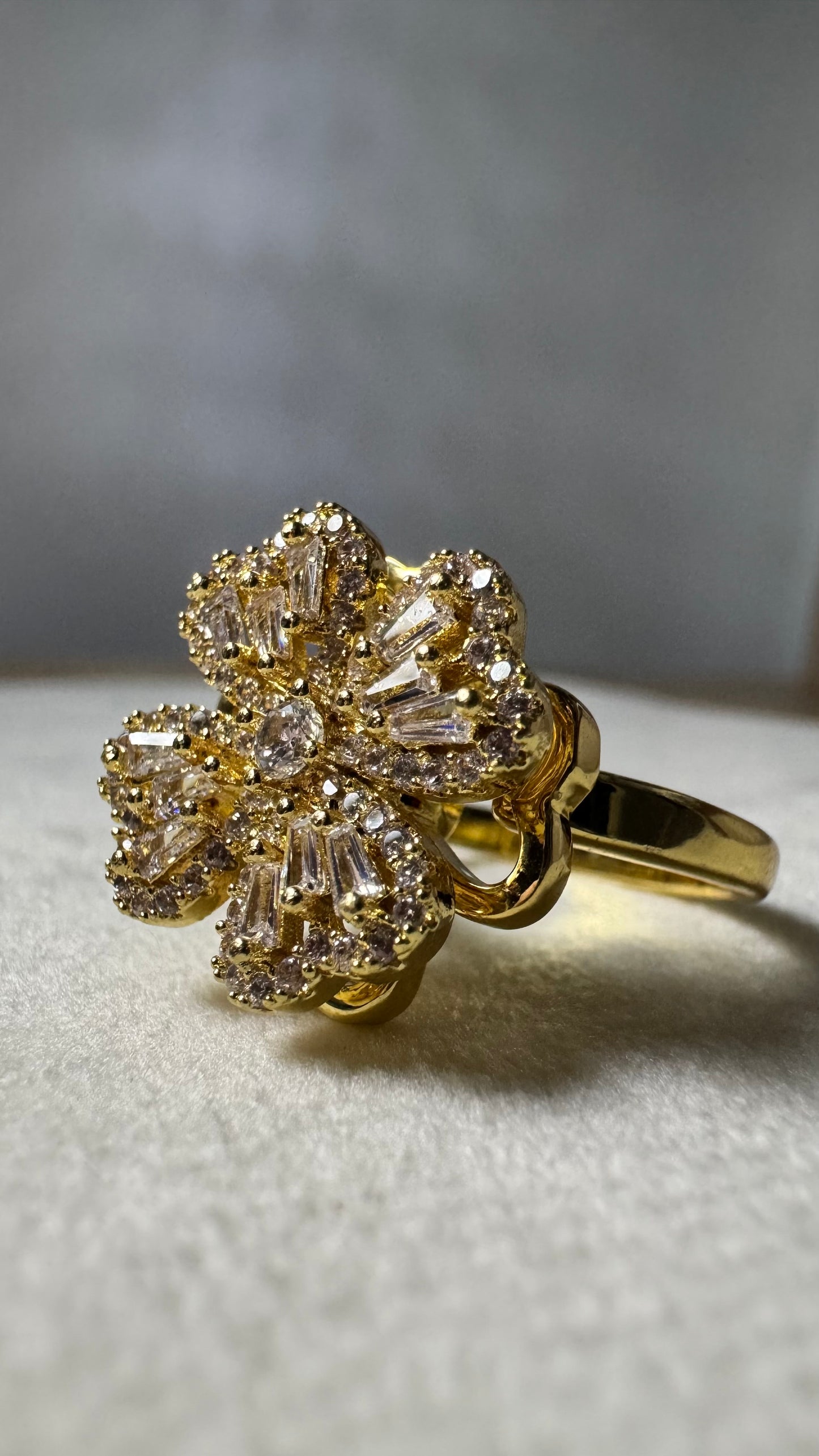 Bague Fleur d'Iris rotatif  - Doré